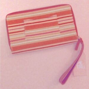 New Time and Tru Women’s Wallet Wristlet